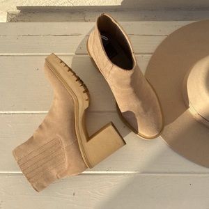 Dolce Vita waterproof lug sole boots